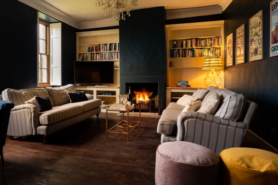 TOPSIDE HOUSE